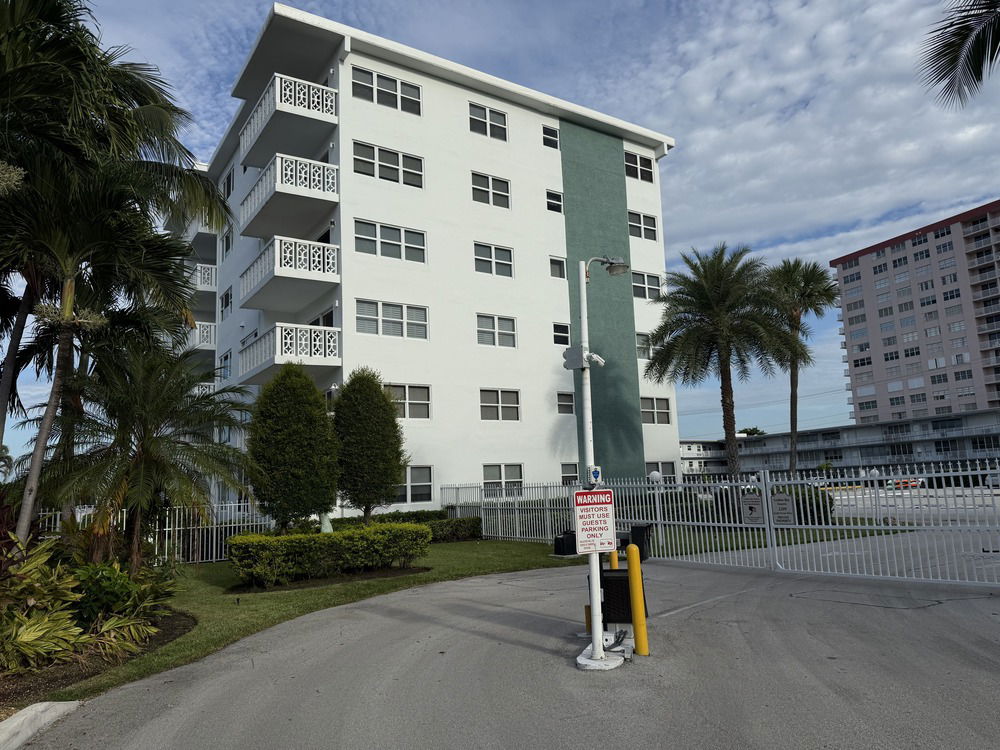 Golden Bay Towers  photo 3